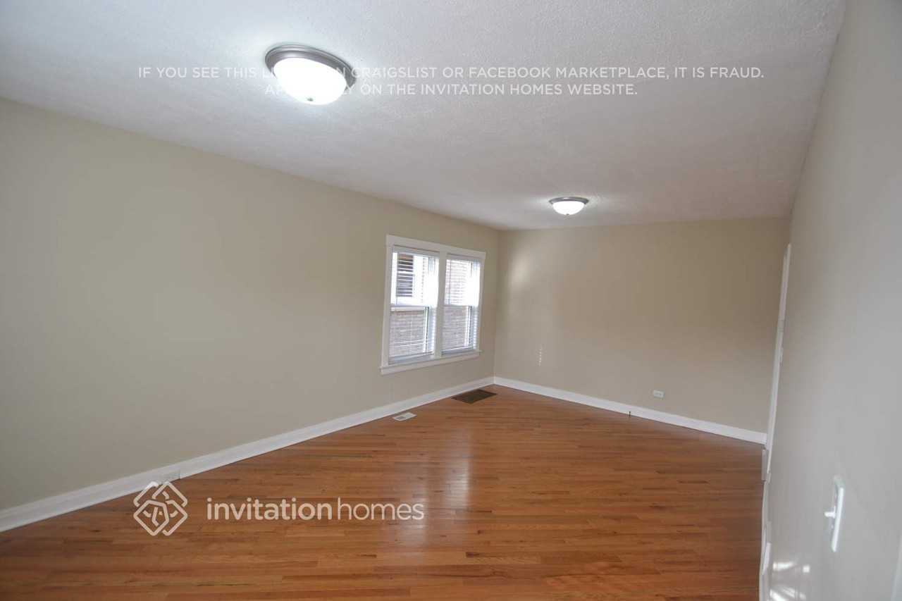 2728 Wesley Ave - Photo 5 of 16