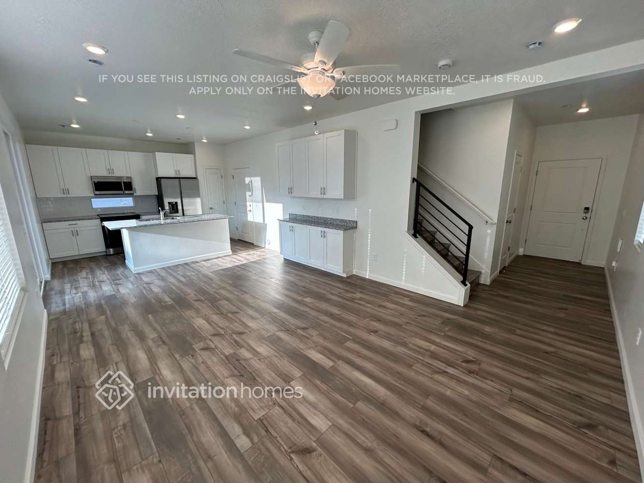 328 N Broadway Dr - Photo 4 of 25