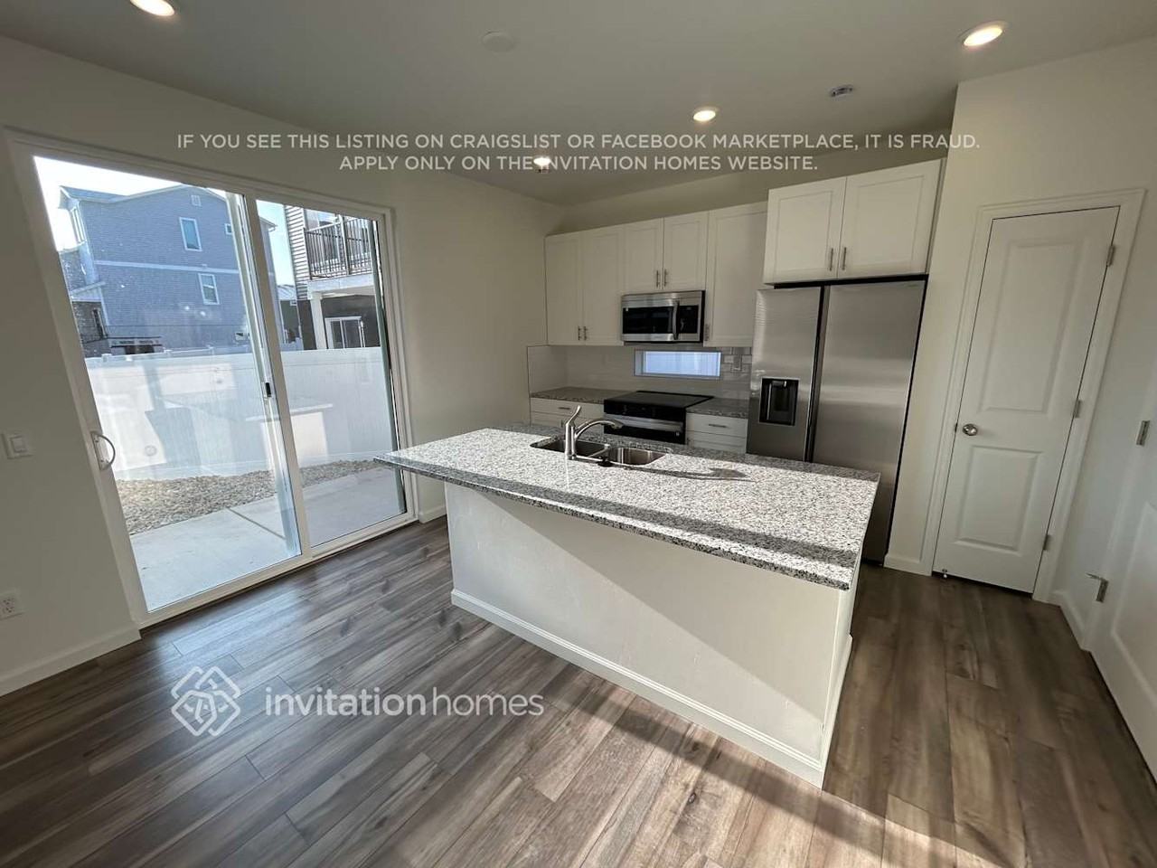 328 N Broadway Dr - Photo 6 of 25