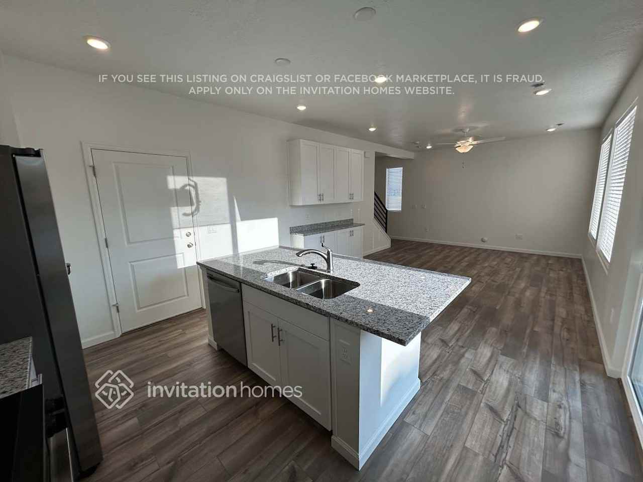 328 N Broadway Dr - Photo 7 of 25