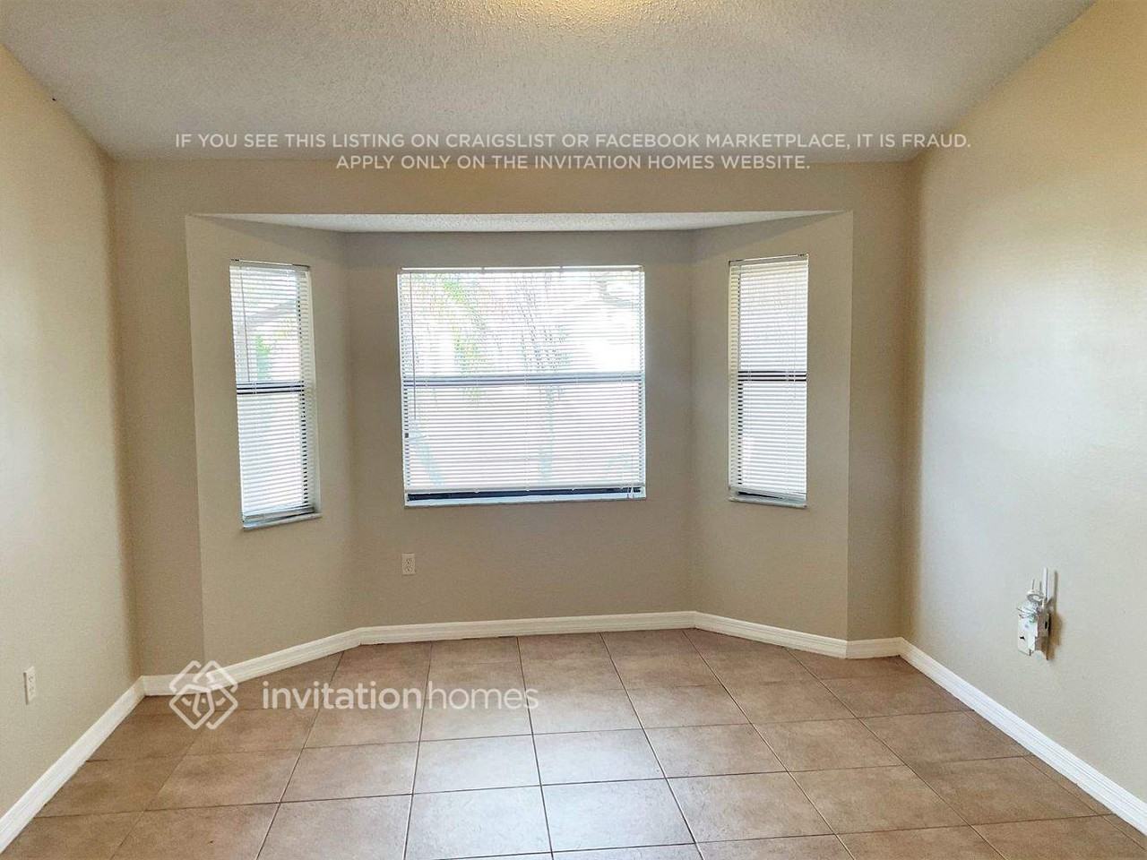 250 Bedford Dr - Photo 2 of 8