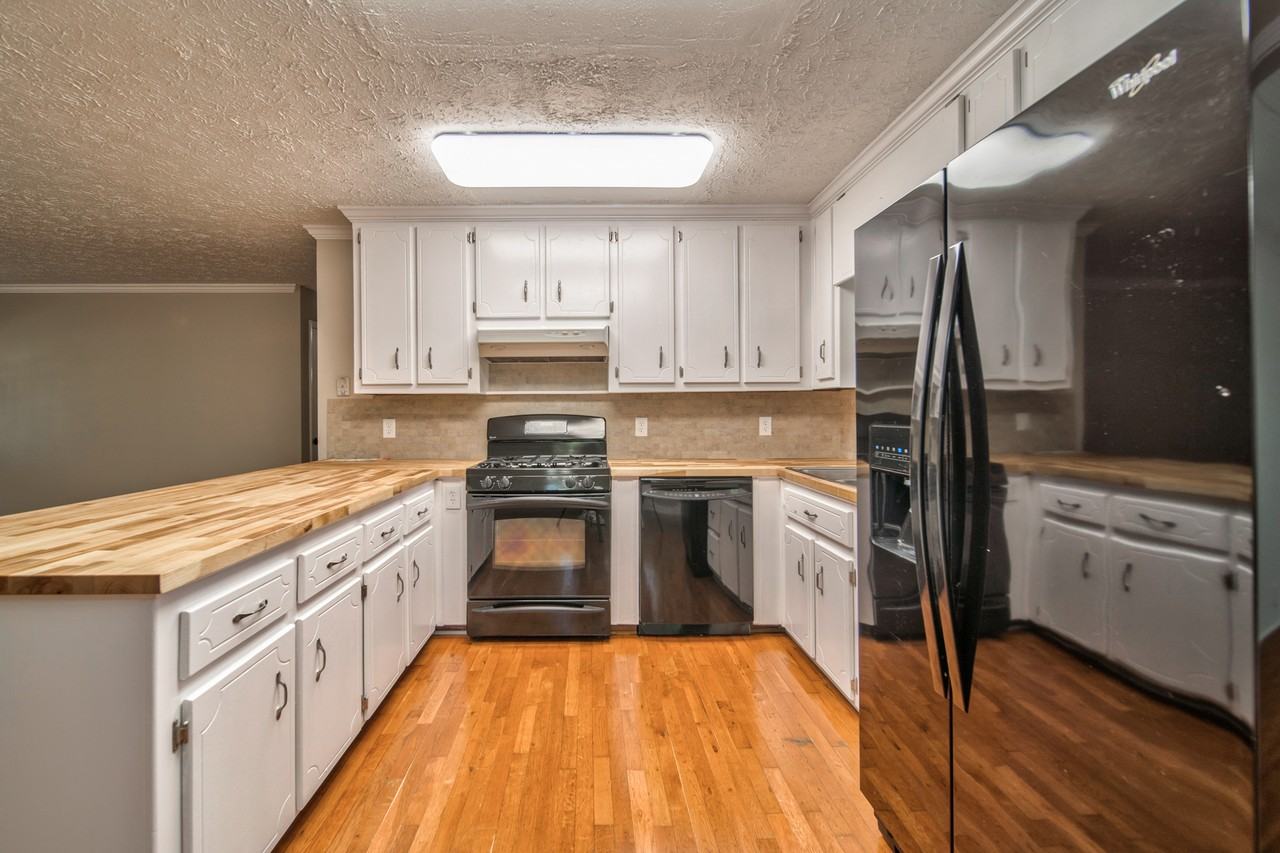 216 Cedar Valley Ct #1 - Photo 6 of 44