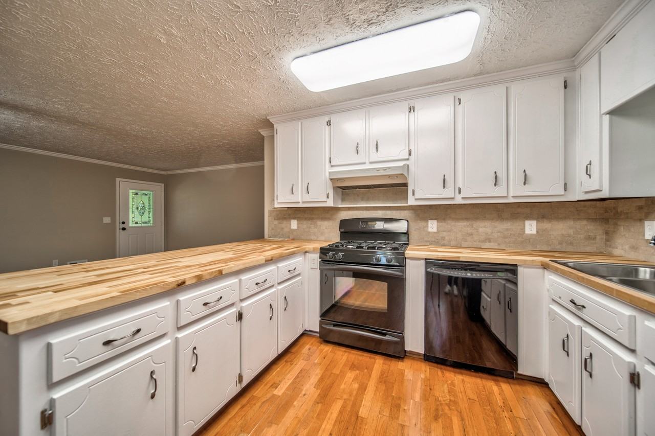 216 Cedar Valley Ct #1 - Photo 7 of 44