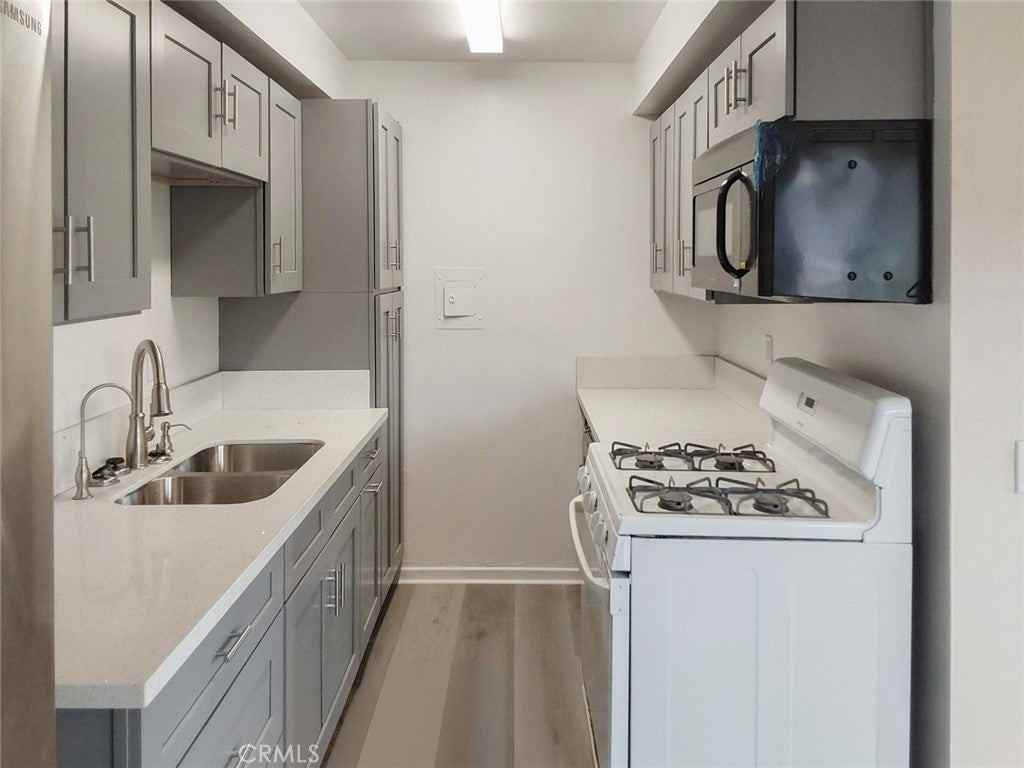 1006 Boynton St - Photo 4 of 27