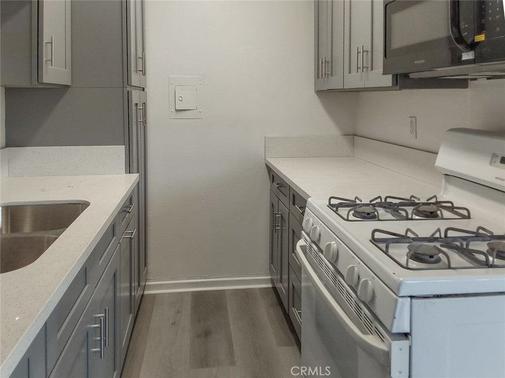 1006 Boynton St - Photo 5 of 27