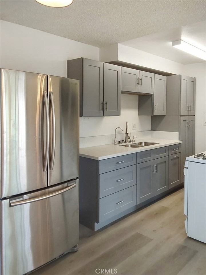 1006 Boynton St - Photo 6 of 27