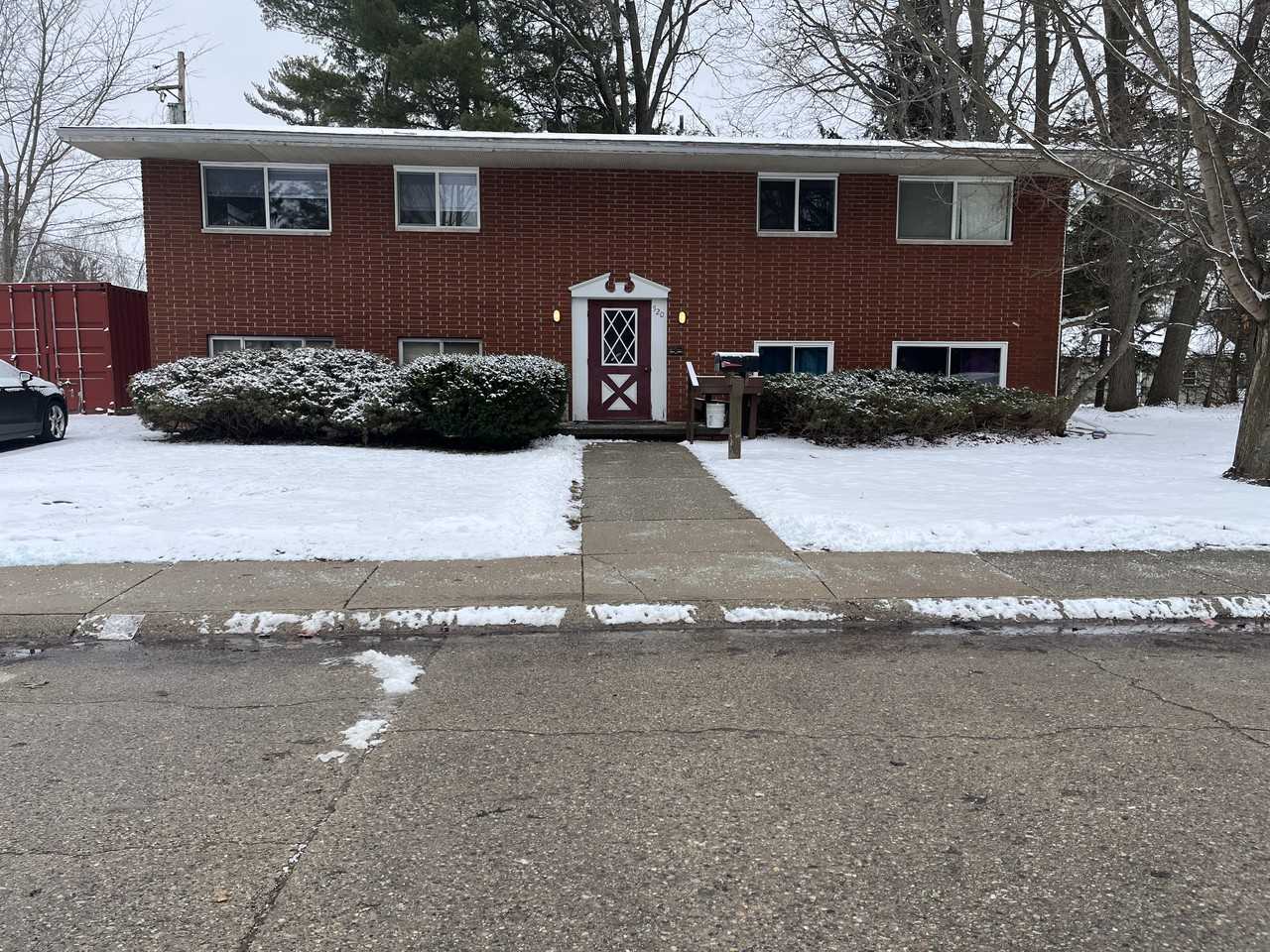 520 Marc Drive - Photo 2 of 4