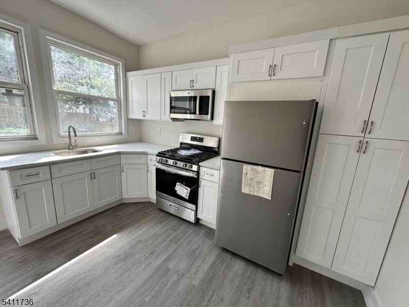 466 Conover Ter Apt 1l - Photo 2 of 7