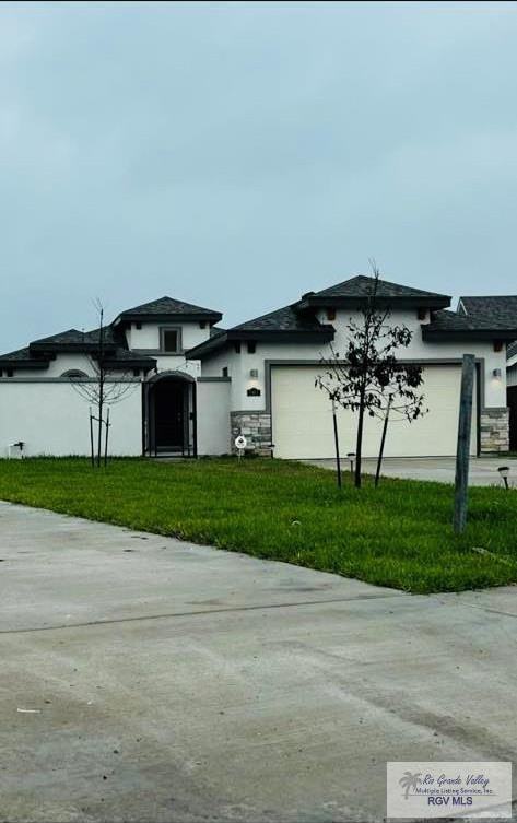 2467 Grove Ln - Photo 2 of 24