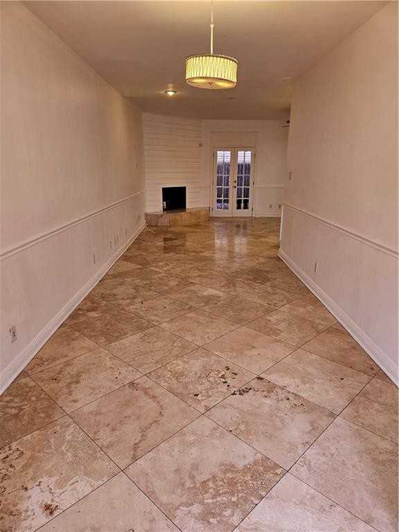 4901 Iberville St - Photo 5 of 16