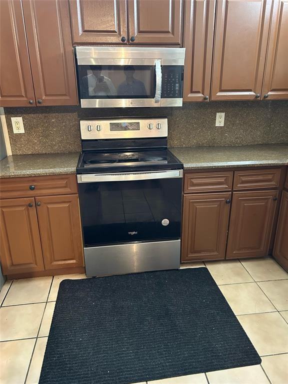 10843 Royal Palm Blvd - Photo 4 of 21