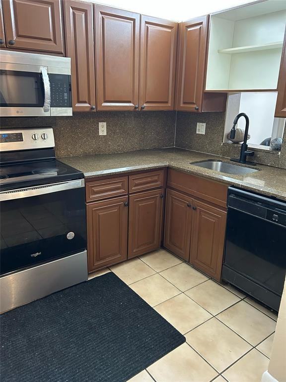 10843 Royal Palm Blvd - Photo 5 of 21