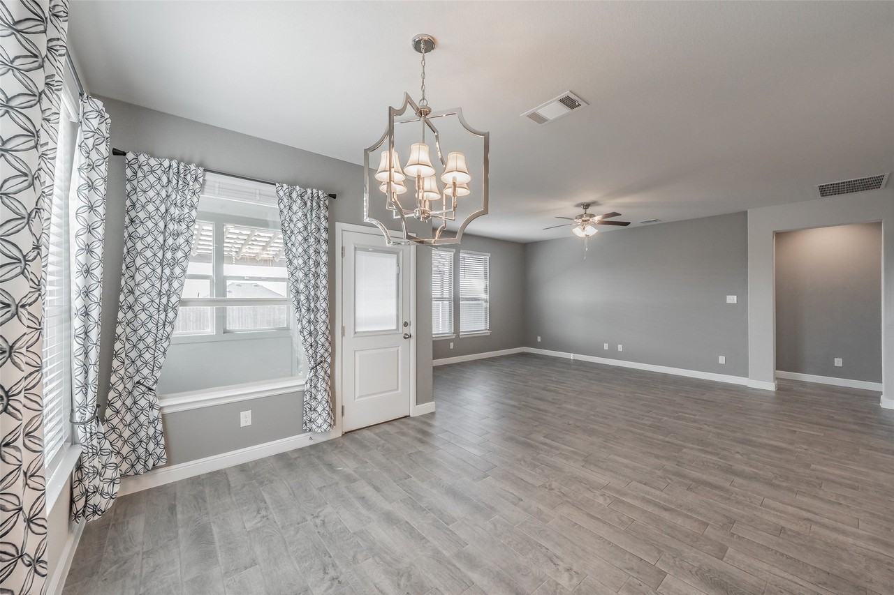 128 Windmill Dr - Photo 2 of 40