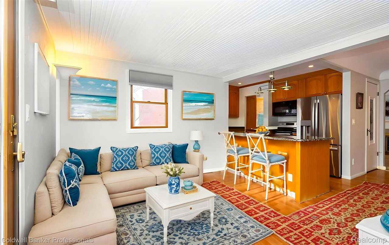 2252 Pembroke Rd - Photo 7 of 14