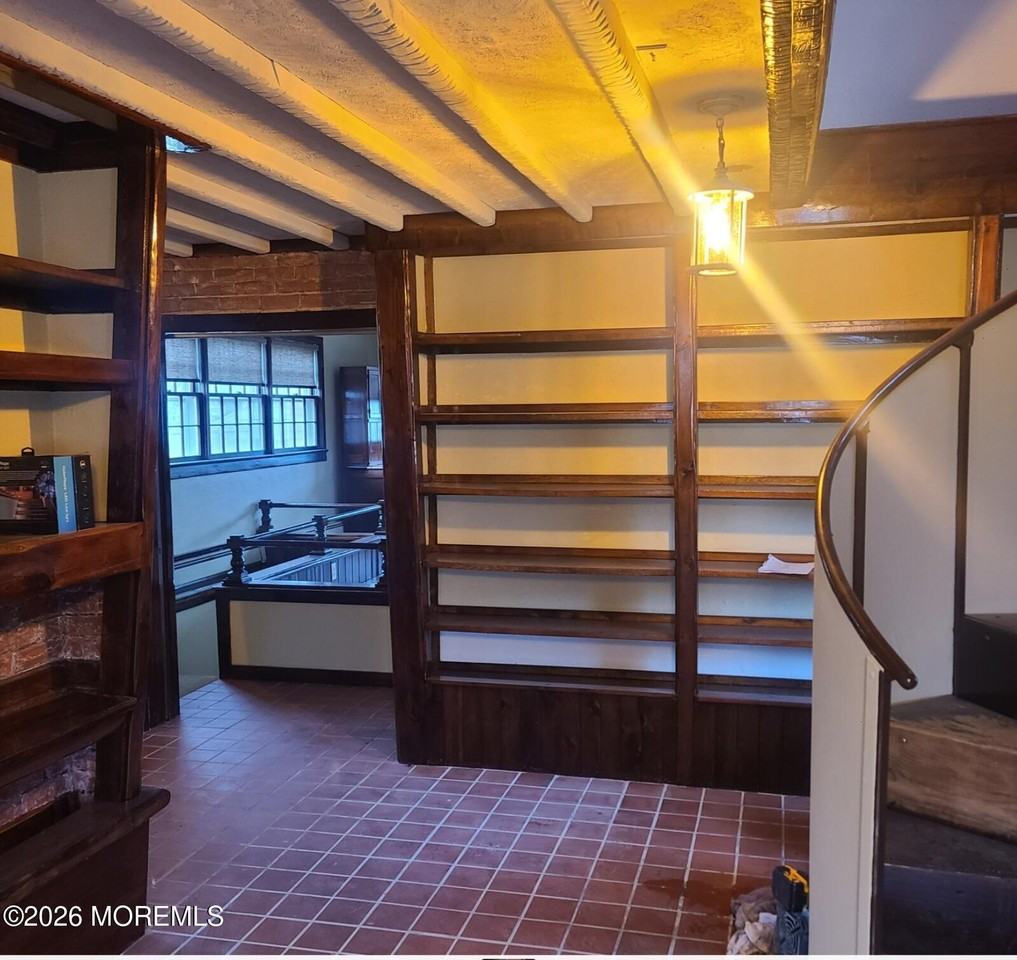 634 Point Ave - Photo 7 of 16