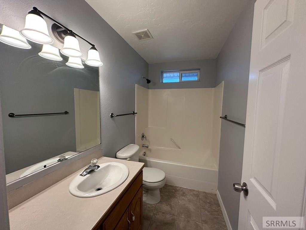 4425 Dixie St - Photo 5 of 12