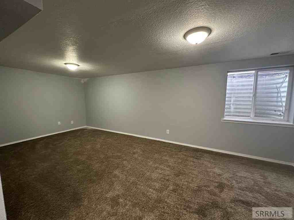 4425 Dixie St - Photo 7 of 12