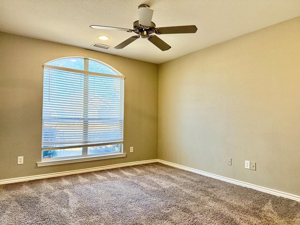 5509 Rio Grande Ave - Photo 6 of 28