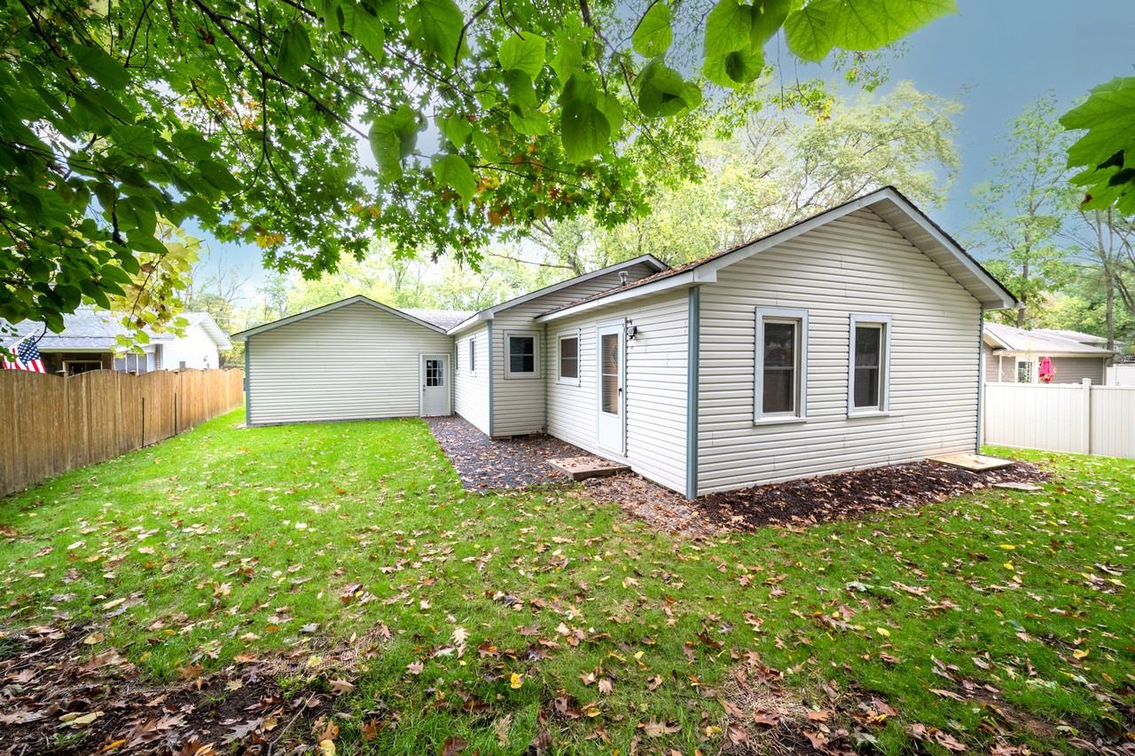 559 Gatewood Drive - Photo 3 of 14