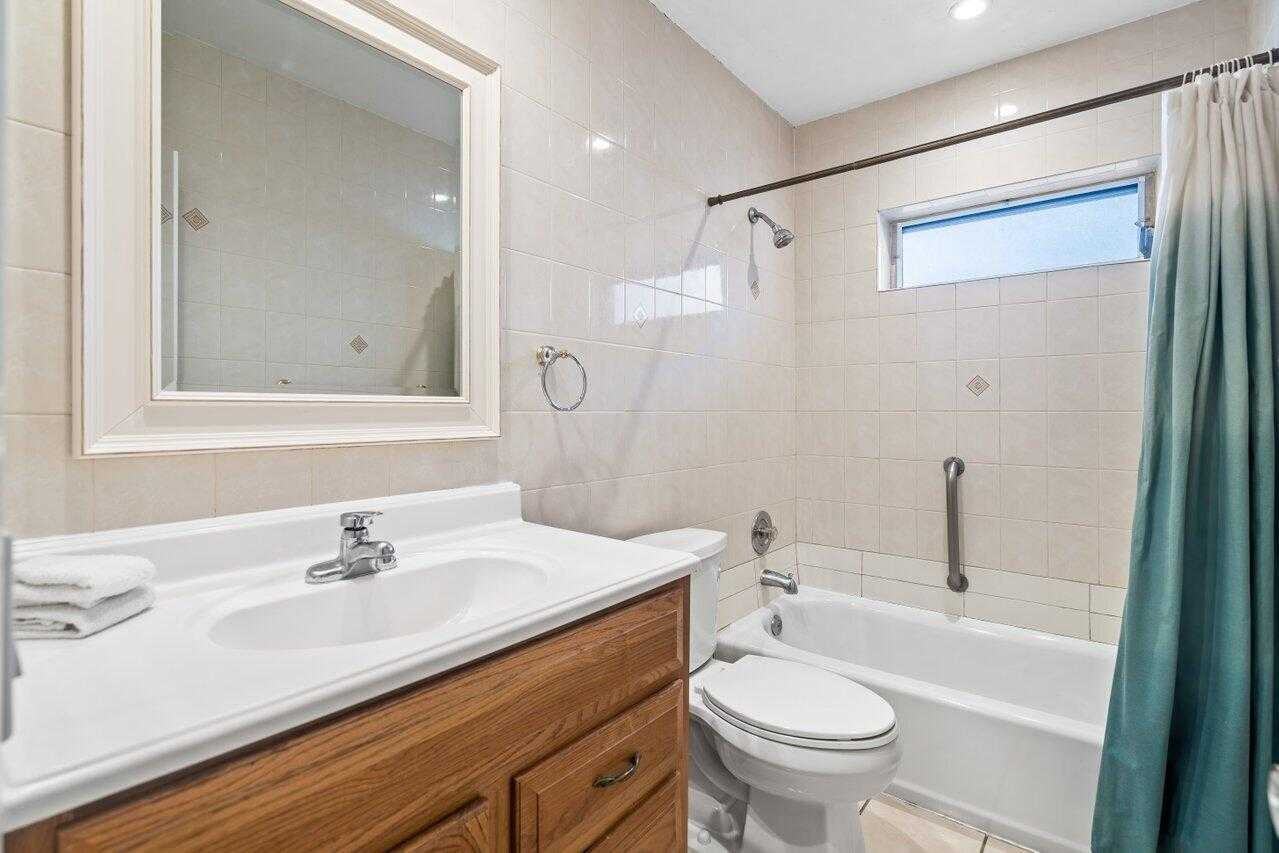 Se 9th Ave - Photo 5 of 12