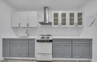 featured image of 275 Main St