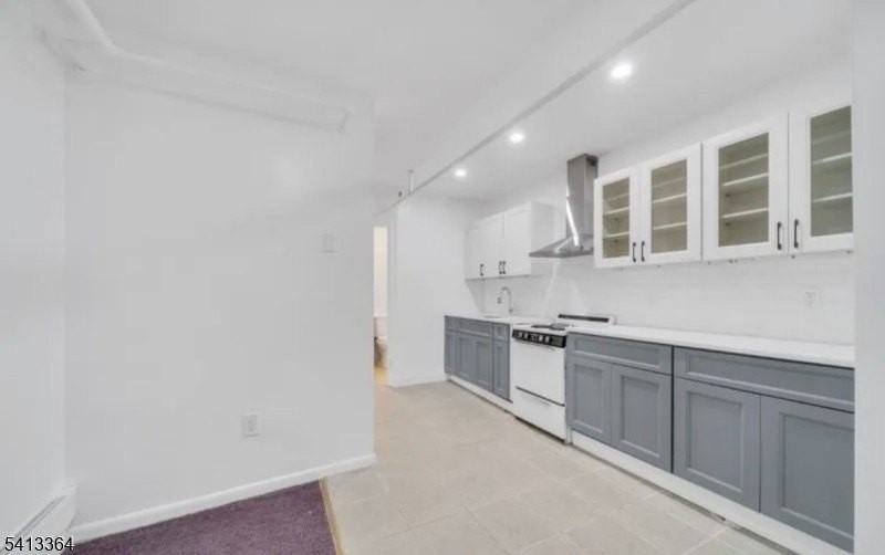 275 Main St - Photo 2 of 5