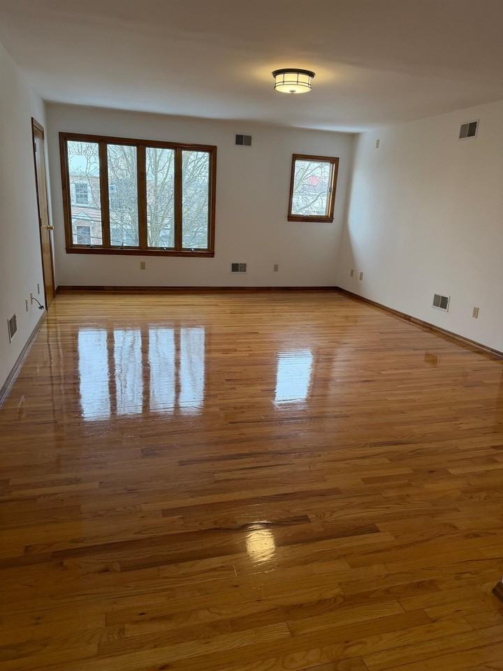 773 1st St - Photo 3 of 11