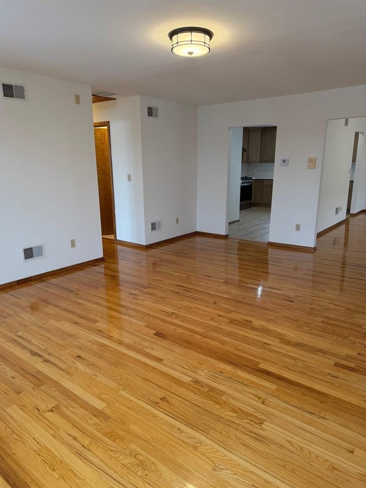 773 1st St - Photo 6 of 11