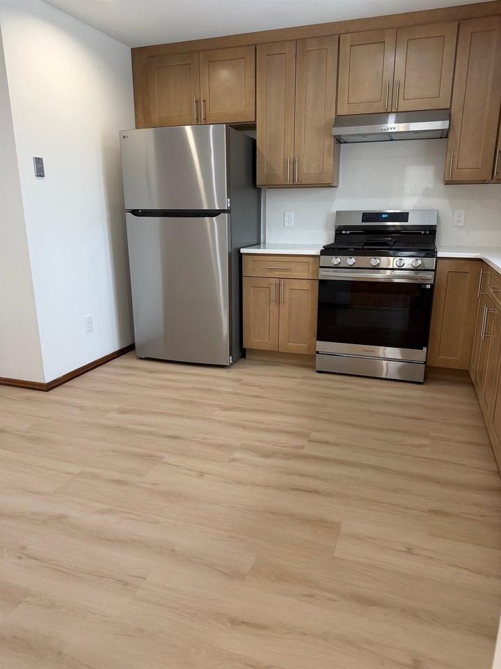 773 1st St - Photo 7 of 11