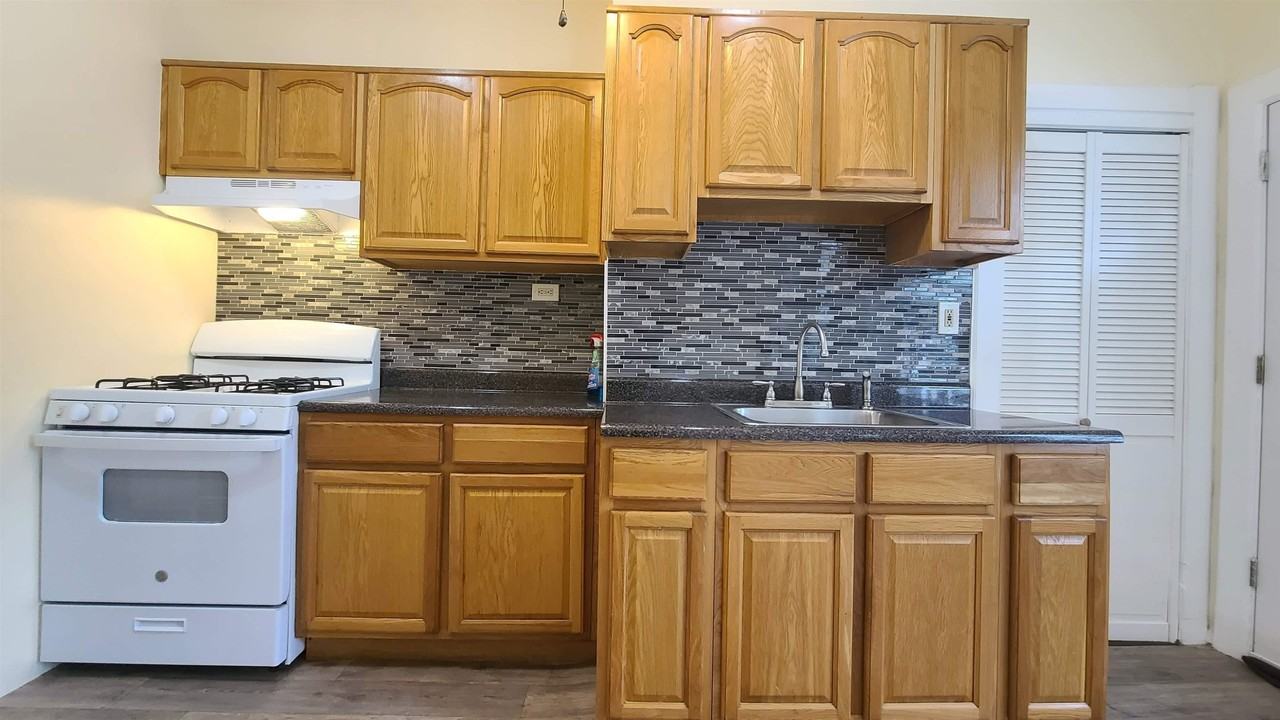 103 Stevens Ave #1 - Photo 3 of 21