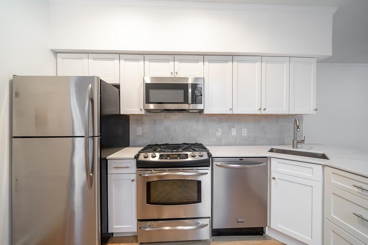 132 Madison St #1R - Photo 4 of 15