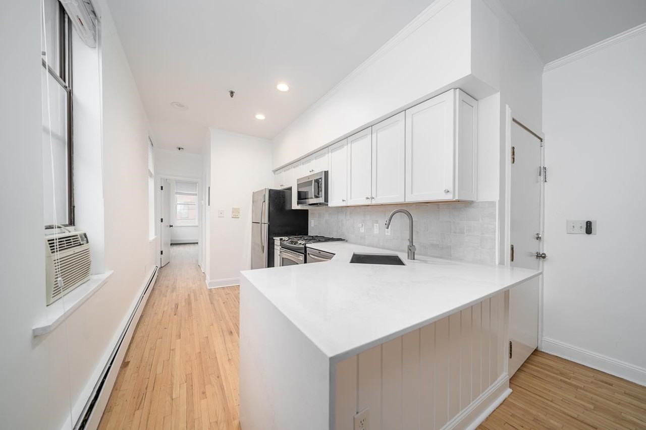 132 Madison St #1R - Photo 6 of 15