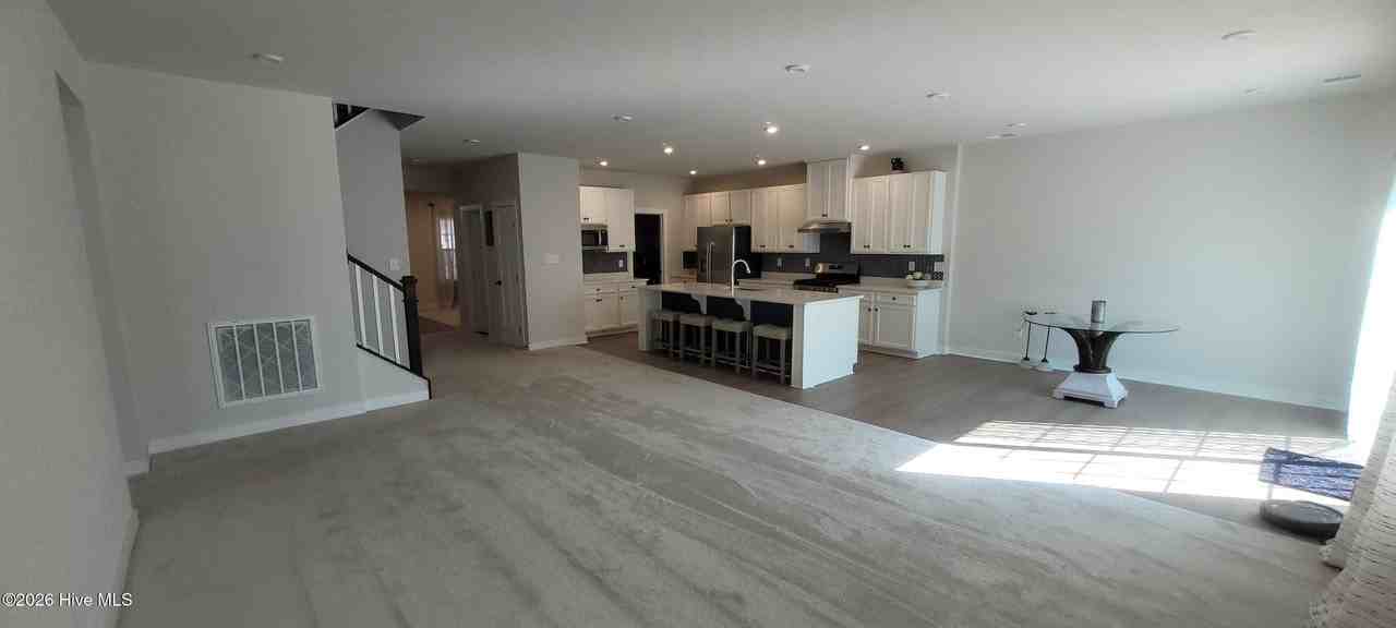 123 Grandview Dr - Photo 4 of 18