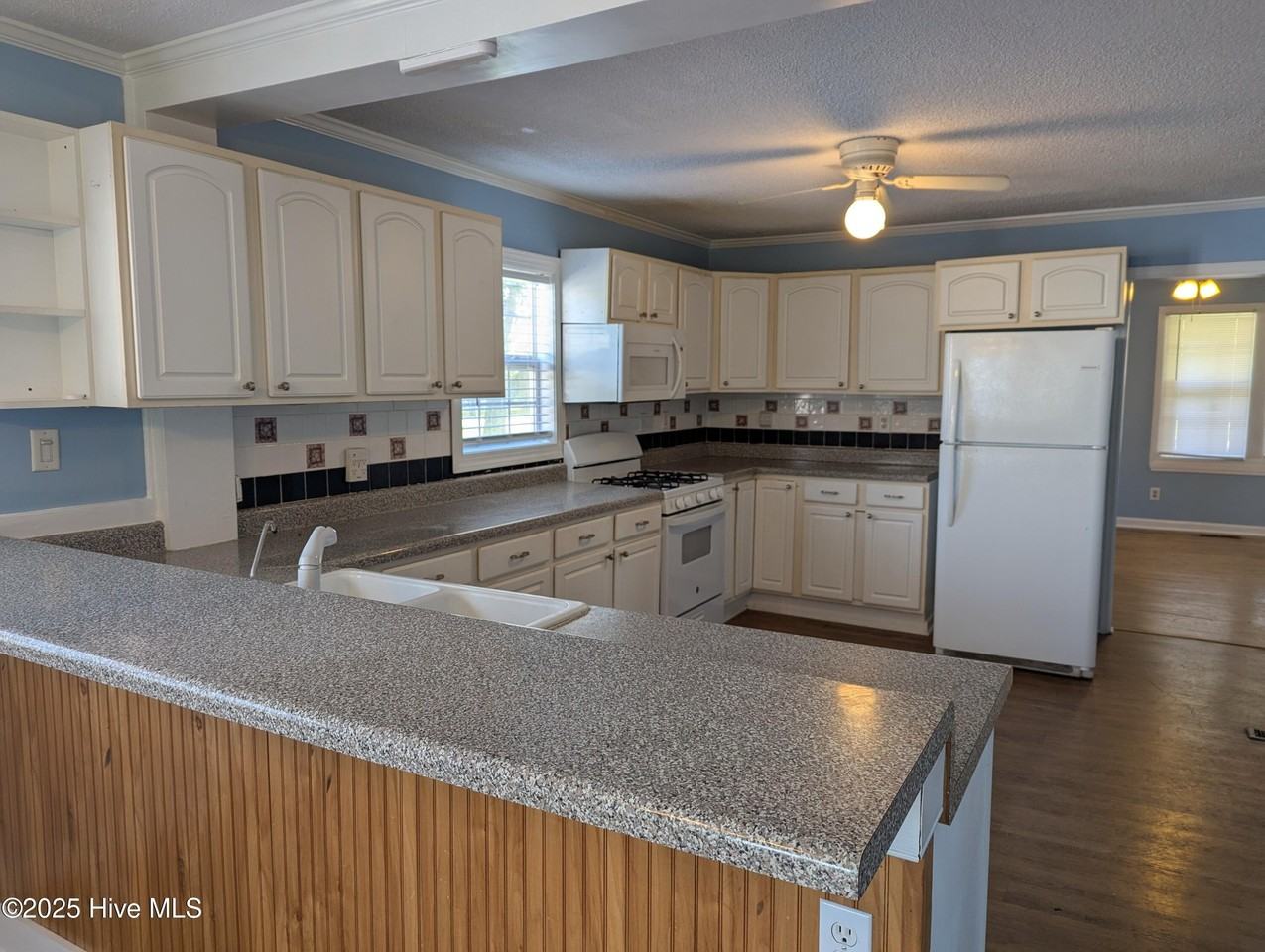 113 Circle Dr - Photo 7 of 9