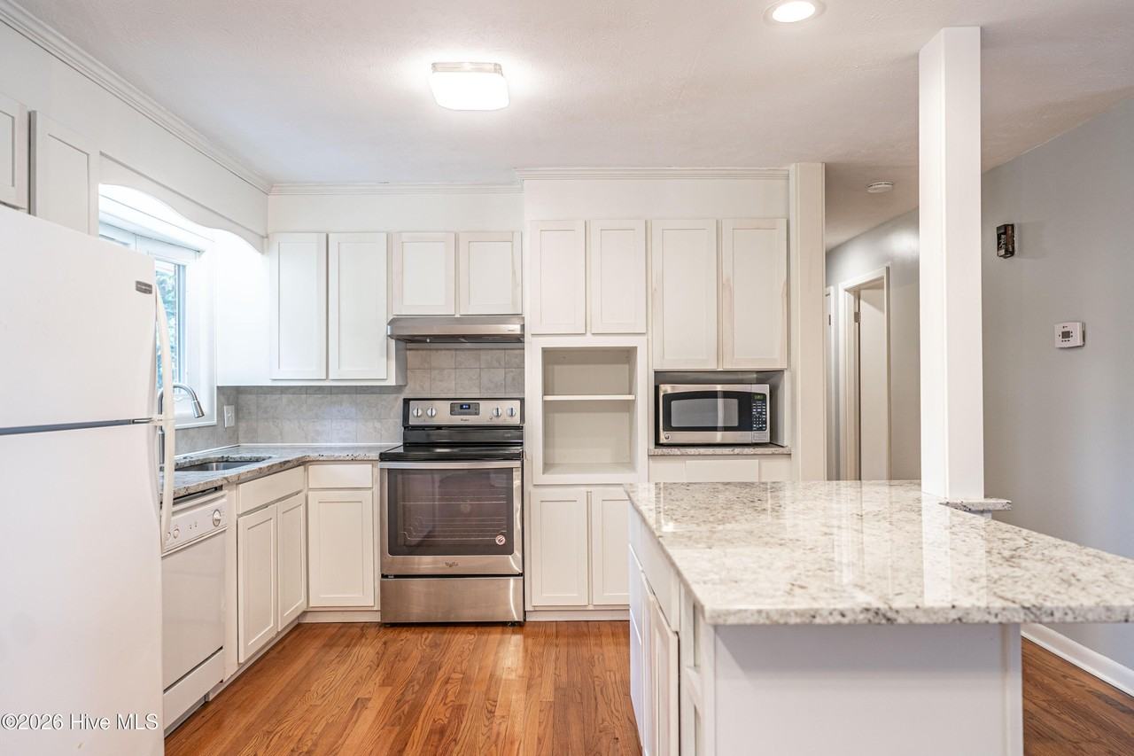 160 W Delaware Ave - Photo 7 of 24