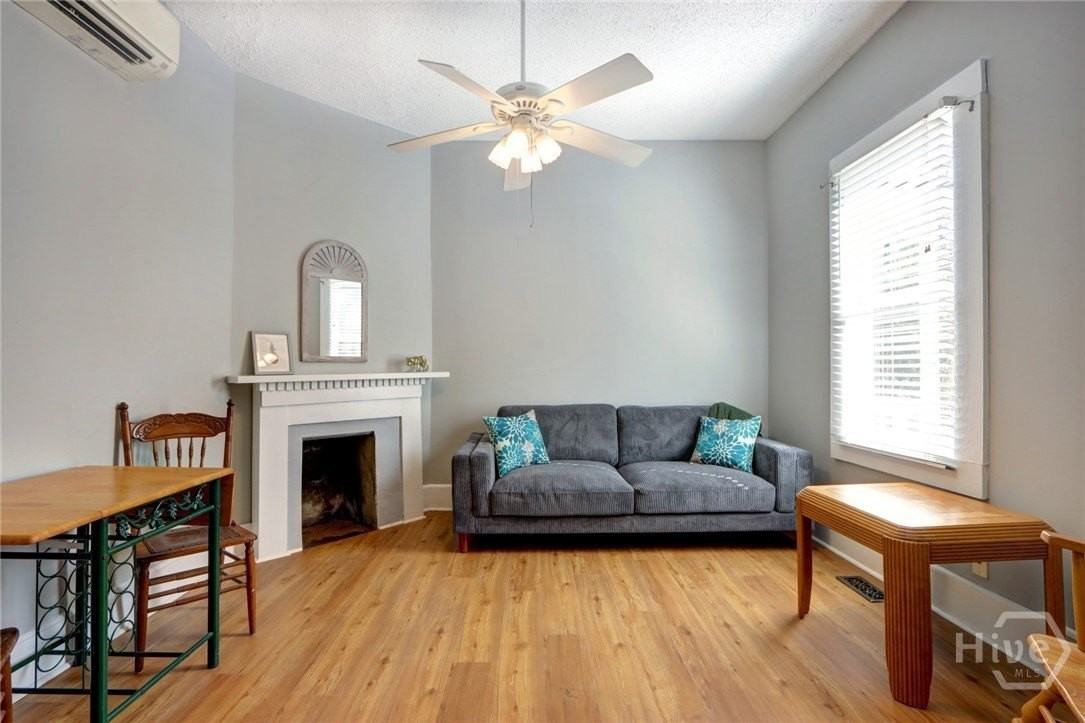 530 E Gordon Ln - Photo 3 of 31