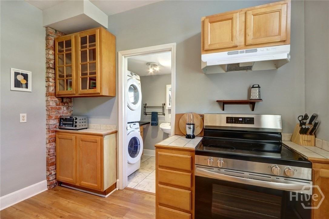 530 E Gordon Ln - Photo 5 of 31