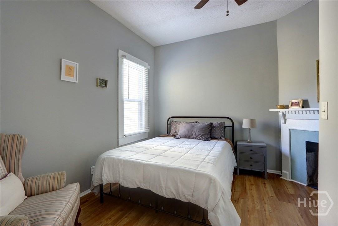 530 E Gordon Ln - Photo 7 of 31