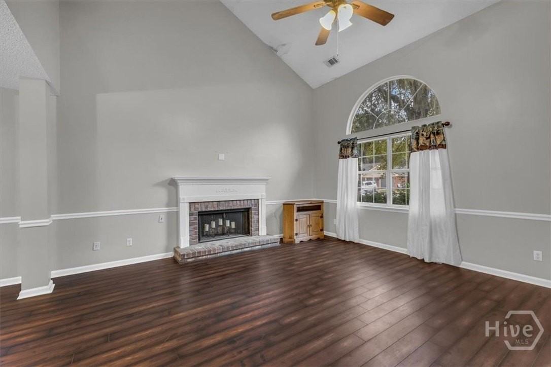 138 Penn Sta - Photo 7 of 36