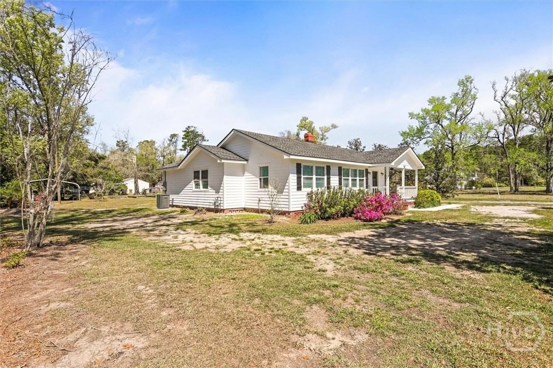 88 Magnolia St - Photo 3 of 40