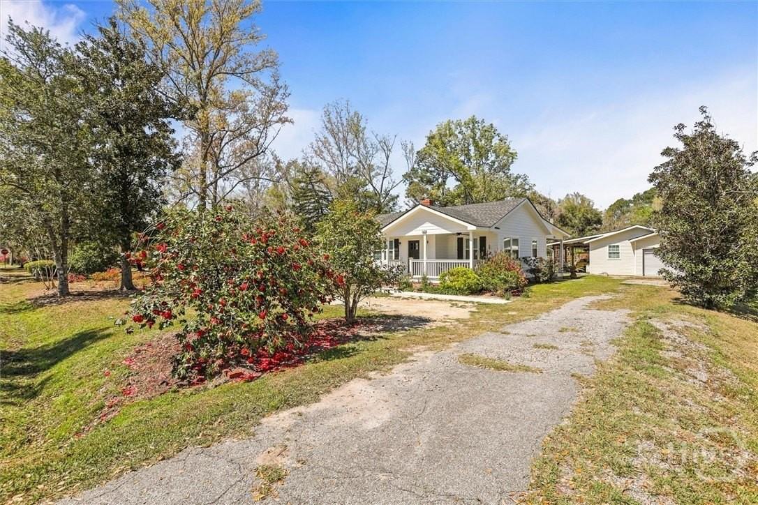 88 Magnolia St - Photo 4 of 40