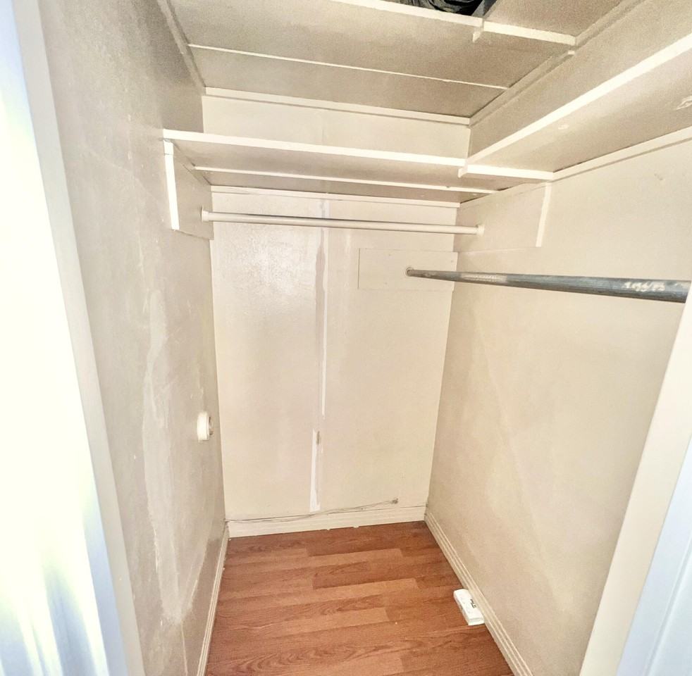 4819 35th St - Photo 7 of 13