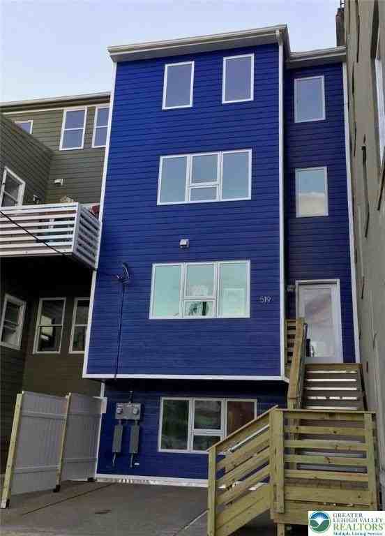 519 Ferry St Unit 2 - Photo 3 of 10