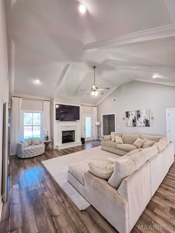 104 Lenore Ct - Photo 3 of 29