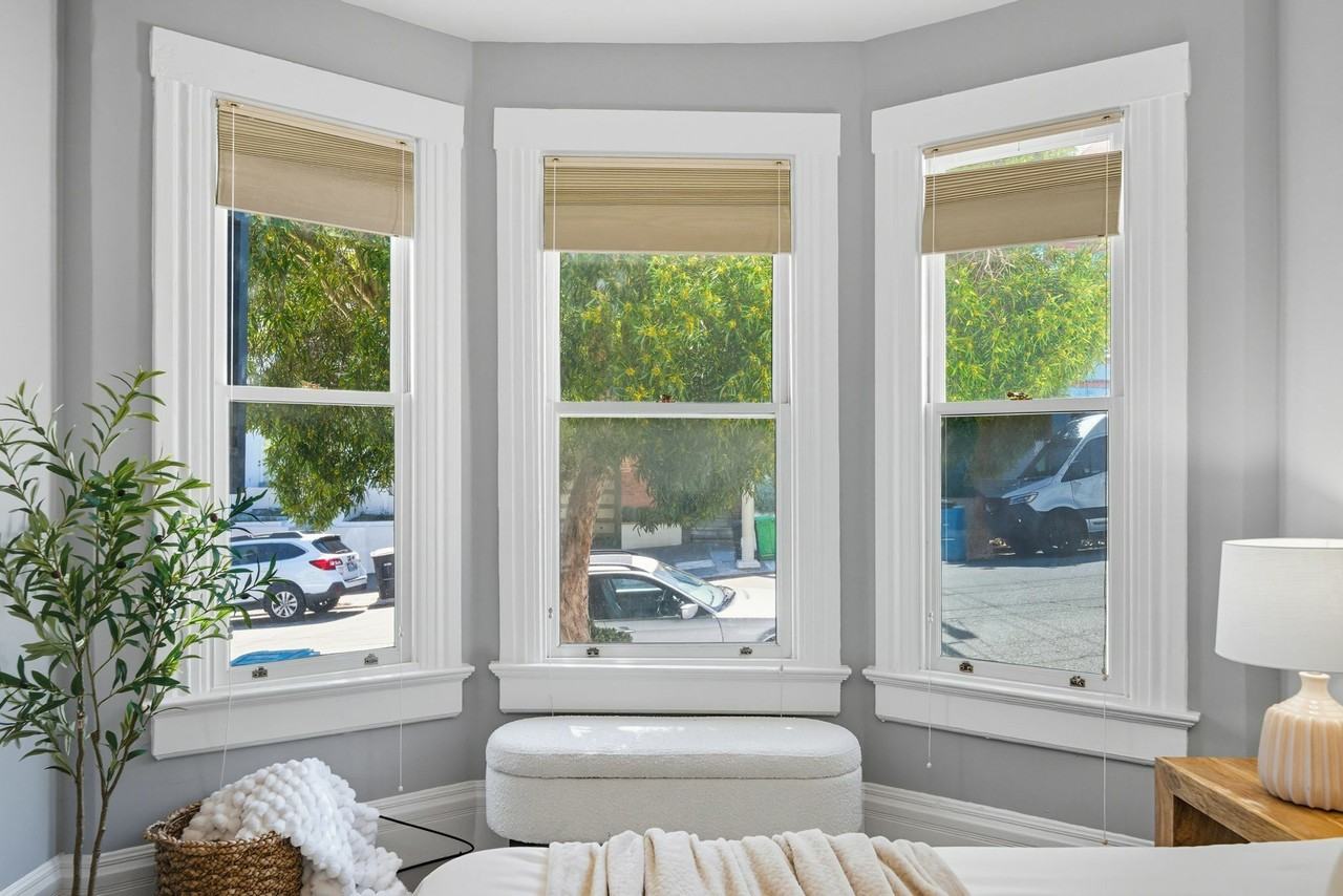 438 30th St - Photo 2 of 38