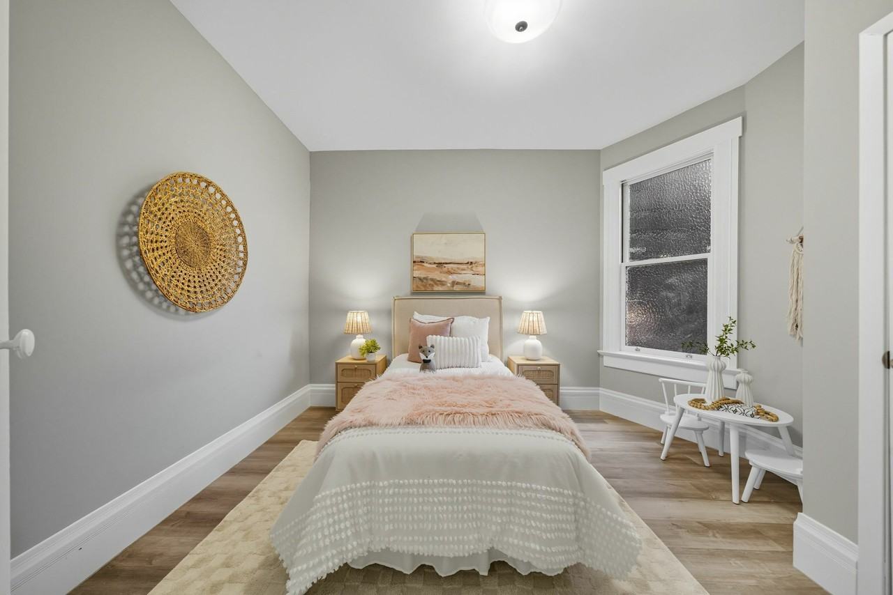 438 30th St - Photo 4 of 38