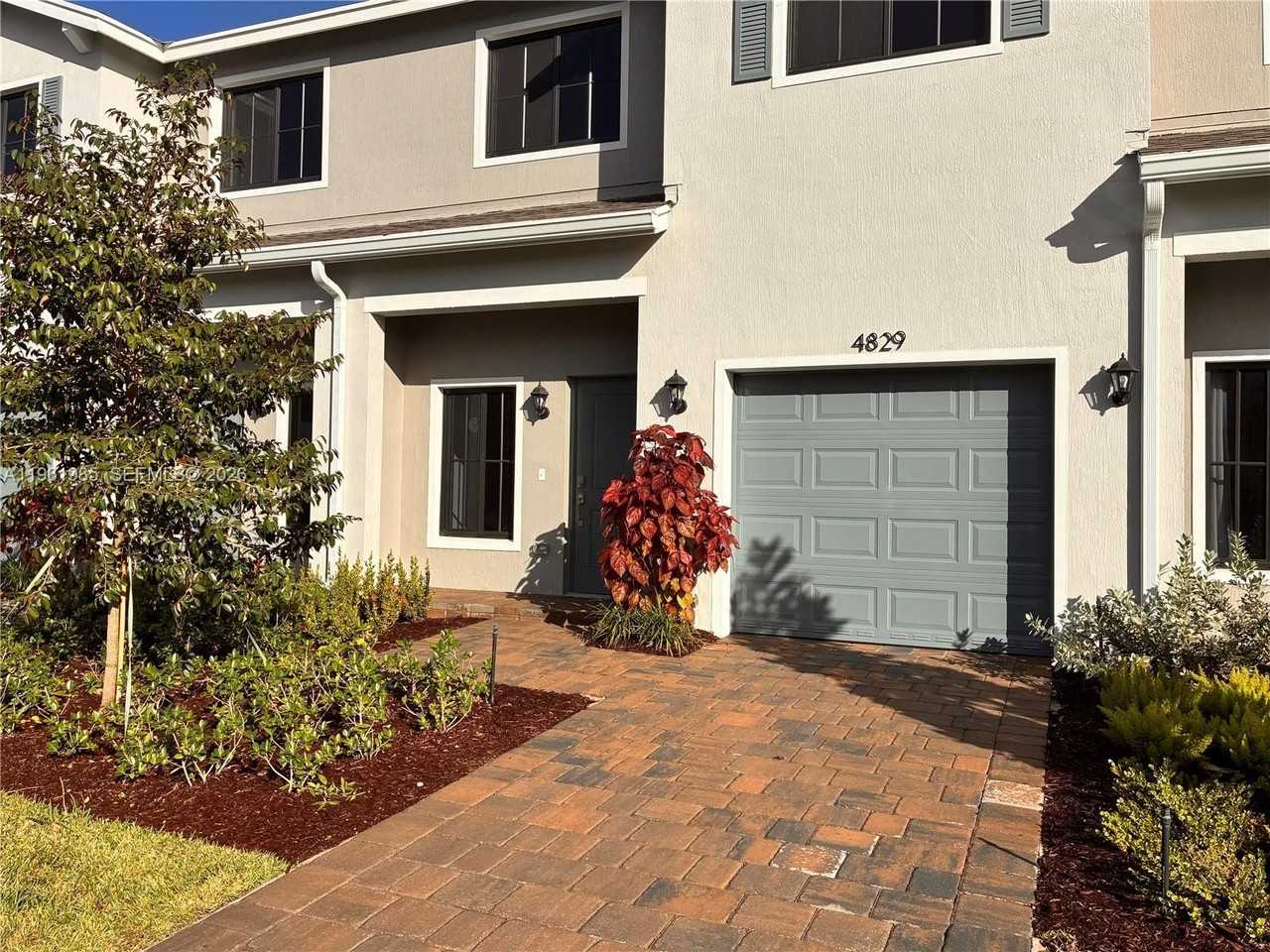 4829 Dillion St - Photo 2 of 16