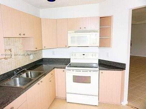 9658 Sw 138th Ave #9658 - Photo 7 of 19