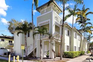 373 Ne 26th Pl #201 - Photo 1 of 1