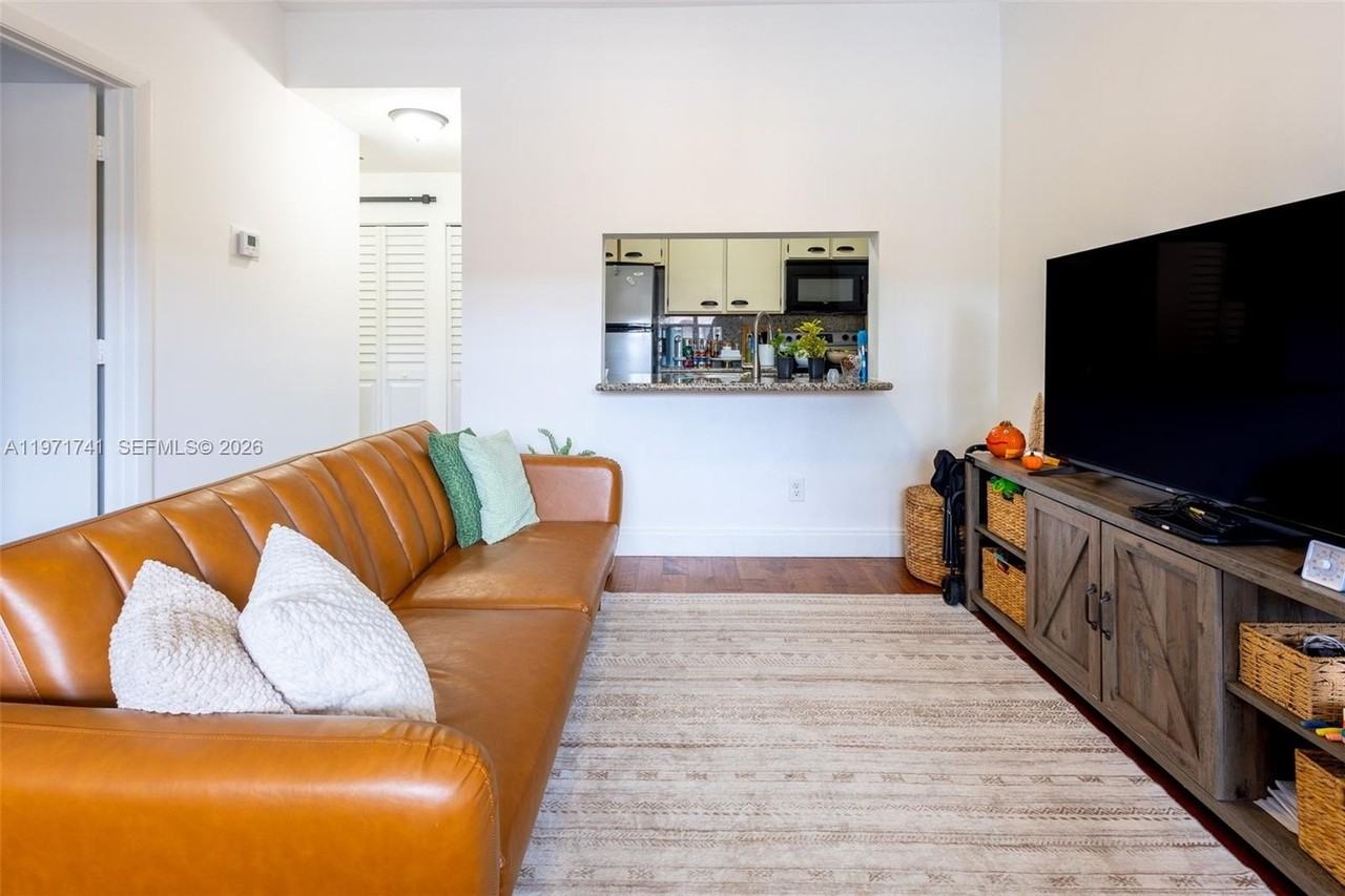 9430 Boca Cove Cir #210 - Photo 3 of 24